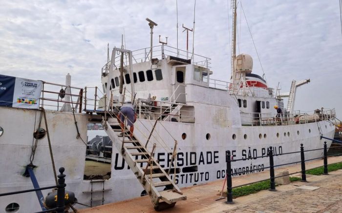 Embora seu porto principal fosse Santos, a embarcação teve atuação intensa no litoral catarinense. (Fotos: USP e Carlos Nogueira / PMS).