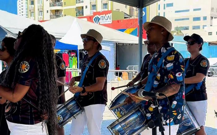 Evento celebra o aniversário do Marinheiro e leva milhares de atletas para as ruas de Itajaí (Foto: Gabi Rudolf)