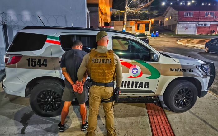 Suspeito foi preso quase 12 horas após o crime em BC (Foto: Divulgação PMSC)