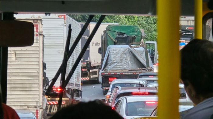 Quem segue pra Itapema tá parado no Morro do Boi