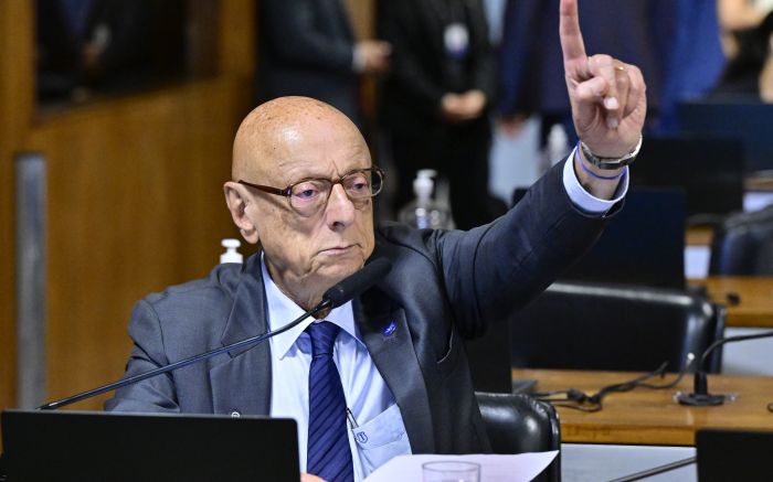 Esperidião Amin vai ser questionado sobre o momento quente da política estadual e nacional (Foto: Divulgação/Senado Federal)