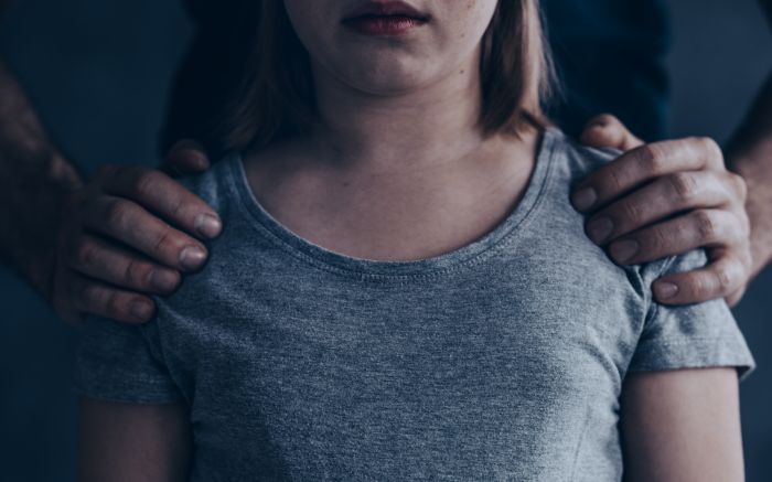 Justiça determinou medidas para proteger adolescente após denúncia de assédio (Foto: Ilustrativa)