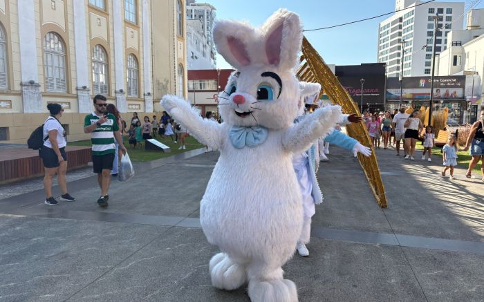 Rua Hercílio Luz recebe desfile de Páscoa com mais de 150 artistas no sábado (Foto: Divulgação)