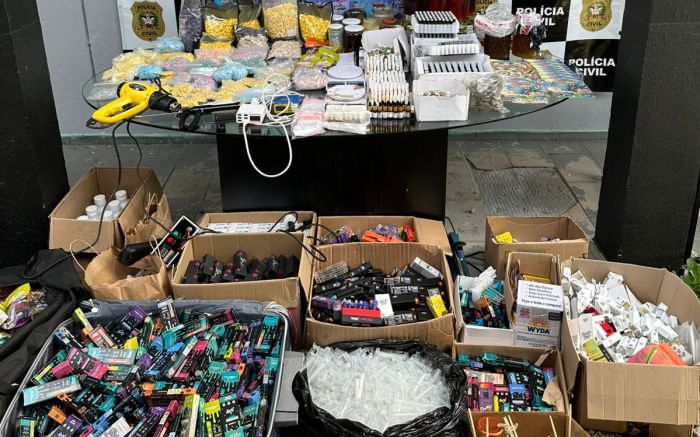 Foram apreendidos LSD, ecstasy, MDA e vapes de maconha