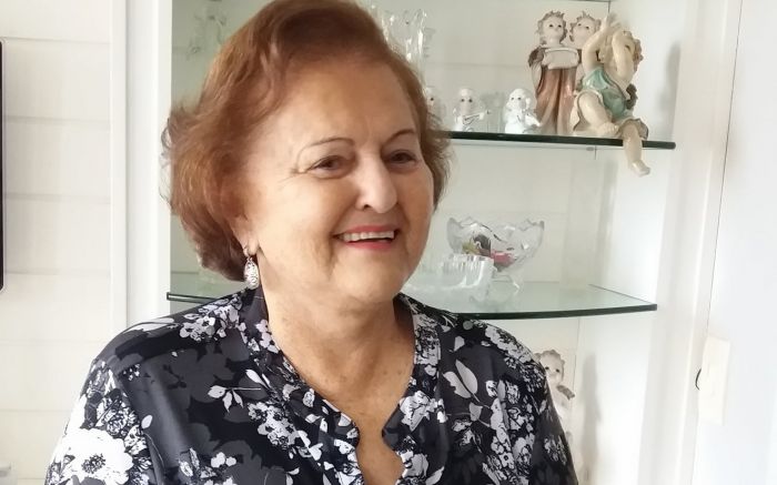 Dona Odair dirigiu a maior escola estadual de Piçarras (Foto: Divulgação)