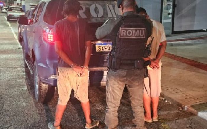 Eles carregavam o equipamento pela região central (Foto: Divulgação/GMBC)