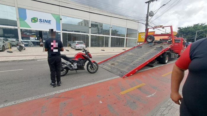 Piloto não tinha CNH (Foto: BC Trânsito)