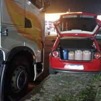 Homem é preso após tentar furtar 40 litros de gasolina