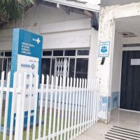 UBS fecha após chuva forte e ruas ficam alagadas