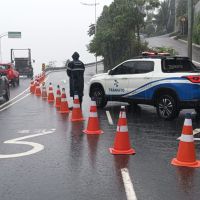 Temporal alaga ruas e deixa abrigos alerta em Balneário Camboriú