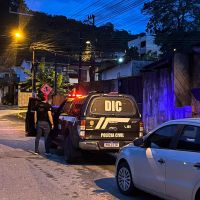 Polícia prende líder e “disciplinas” do PGC em BC e Camboriú