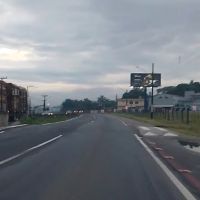 Escuridão e falta de sinalização aumentam risco na Antônio Heil