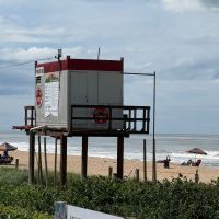 Banhistas questionam postos fechados na praia Brava