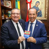 Cechinel e mais seis assumem cargos no governo do estado