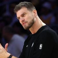 Técnico catarinense classifica equipe para os playoffs da NBA