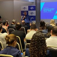 Pesquisa de verão revela quem são e como viajam os turistas da região