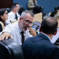 Vereadores querem detalhamento dos custos do Natal Encanto