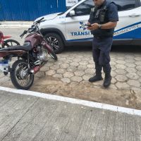 Moto é apreendida após fuga de abordagem em Balneário Camboriú