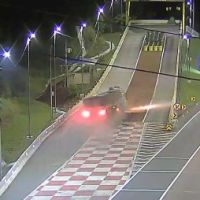 Caminhão perde os freios na descida da serra pra Santa Catarina