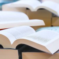 Escritores catarinenses podem publicar primeiro livro de graça