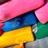 Traficantes escondem cocaína em carga de peito de frango