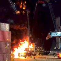 Urgente: Incêndio em guindaste do porto de Itajaí