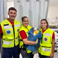 Bebê não espera chegada da ambulância e nasce em casa em Barra Velha