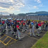 Motoristas de terceirizada da Ambev fazem