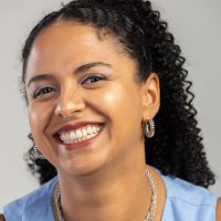 Bruna Pierami comanda roda de samba no Mercado de Itajaí