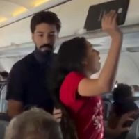 Pregadora mirim causa confusão em voo de Congonhas a Navegantes