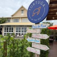 Pé na areia e sem pressa: o quintal mais charmoso de Cabeçudas