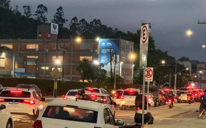 Pré-feriadão é de movimento intenso nas vias da região