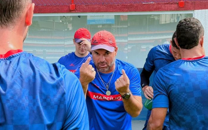 Marcílio manteve base do time do Catarinense e o técnico Emerson Cris (Foto: Bernardo Pizzio)