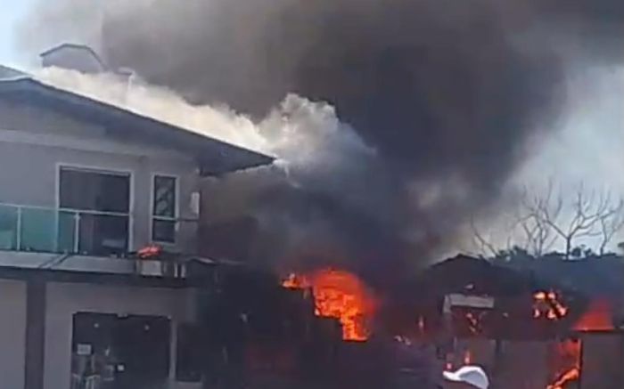 Aeronave de pequeno porte bateu em poste