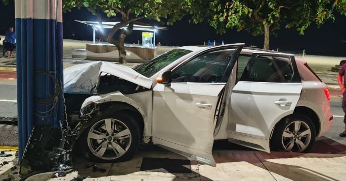 Carro foi apreendido (Foto: Agentes de Trânsito)