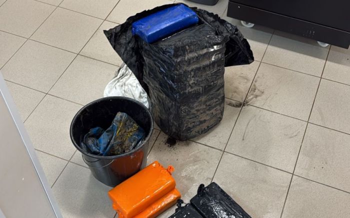 Carga apreendida iria para o porto de Singapura