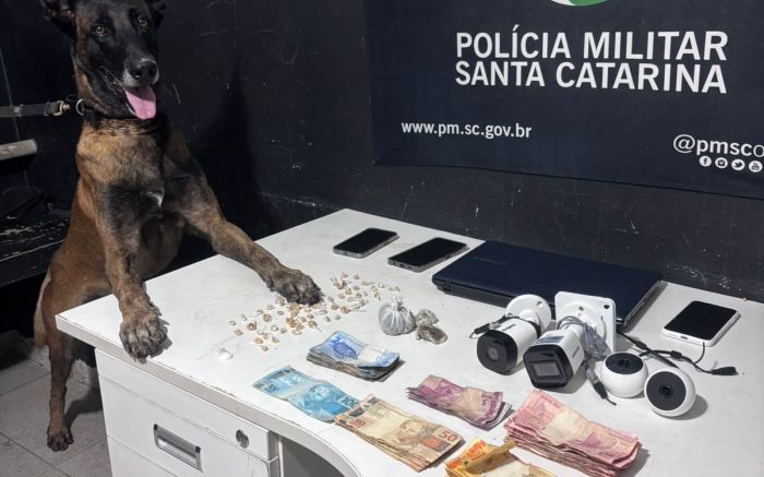 Ação da PM no bairro Cidade Nova apreendeu drogas, dinheiro e equipamentos