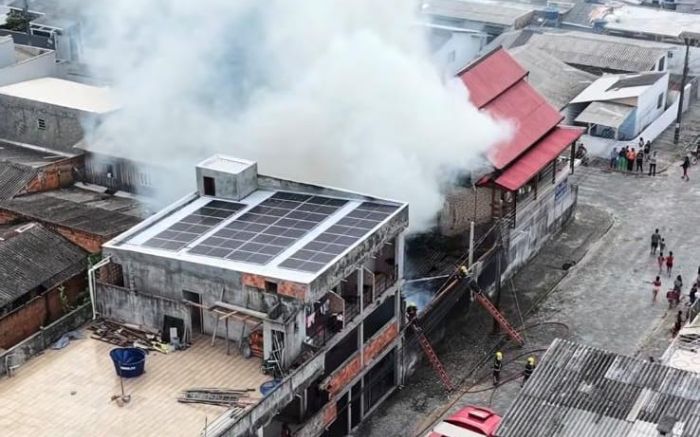 Fogo começou com falha elétrica; veja o vídeo