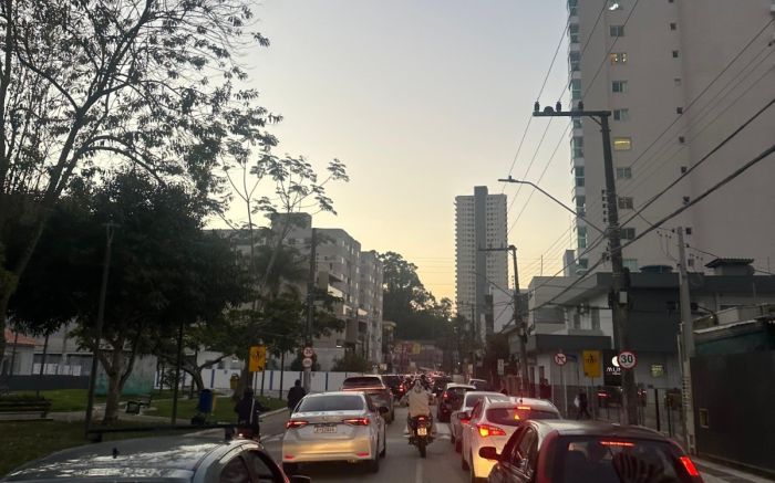 Contorno Sul tem pontos de lentidão na hora do rush