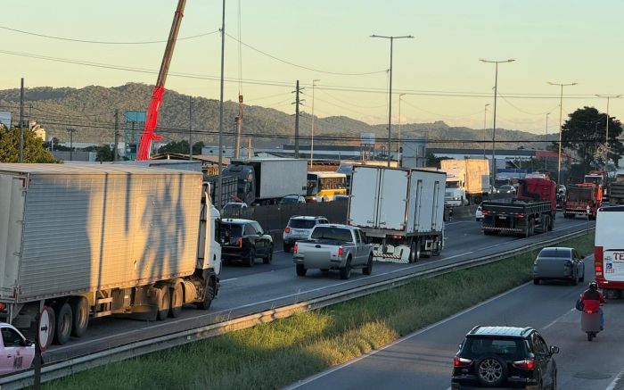 BR 101 tem mais de 20 km de fila no sentido BC
