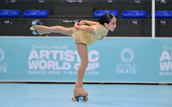 Lorena Malburg Schead se prepara pra levar as cores do país pra Copa do Mundo de Patinação Artística de Garmisch-Partenkirchen