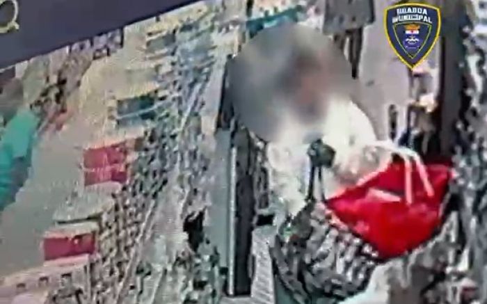 Furtos foram na noite de segunda-feira