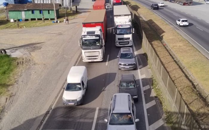 Tranqueira na BR 101 em Itajaí já começa forte nesta quarta-feira