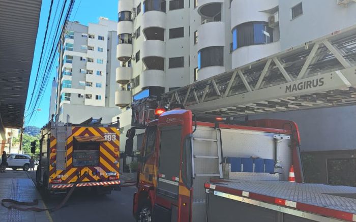 Chamas atingiram apenas um cômodo do imóvel