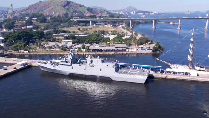 Cidade recebe 30 embaixadores e apresenta potencial tecnológico e naval