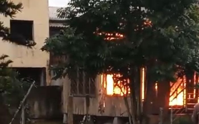 Incêndio começou por volta das 15h