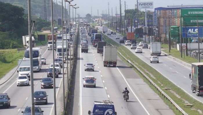 BR 101 trava em Itajaí e motoristas enfrentam filas nos dois sentidos