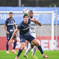 Barra visita o Figueirense na segunda de olho no G8