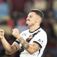 Vasco busca o empate com o Flamengo no último lance