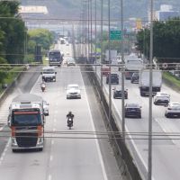 BR 101 tem congestionamento em Itajaí e Balneário Camboriú